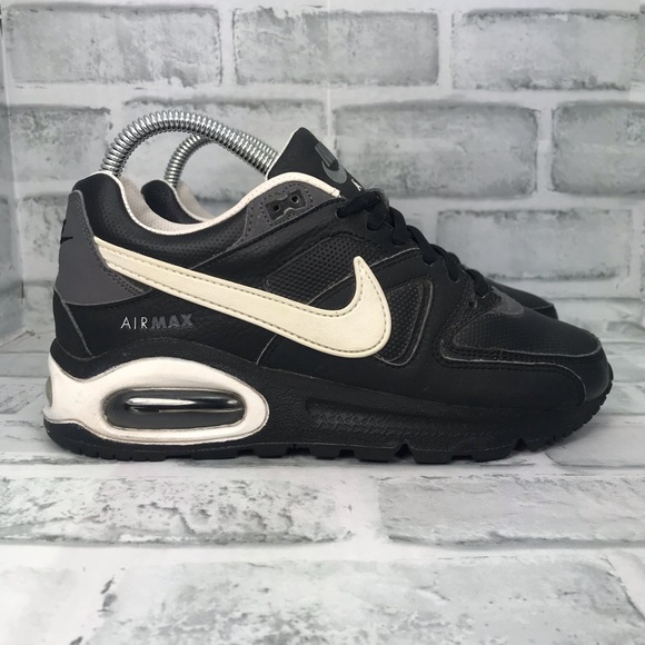 air max command black white